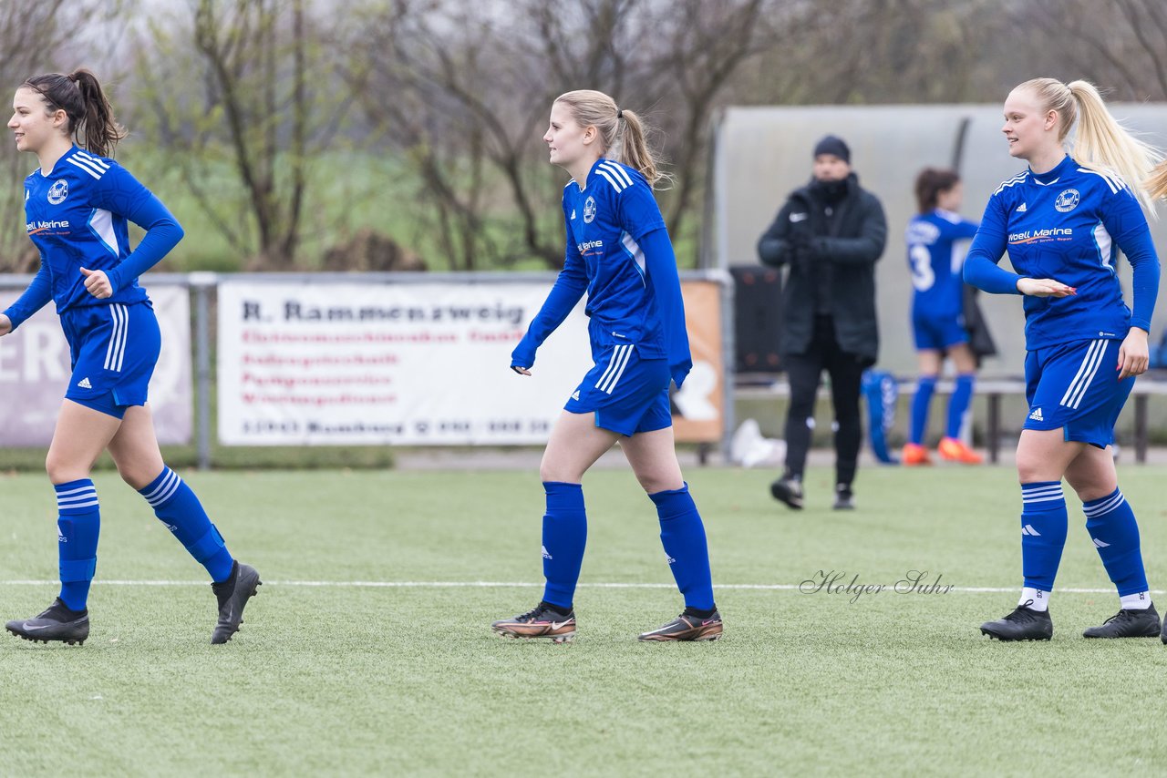 Bild 57 - F SSC Hagen Ahrensburg - SV Frisia Risum-Lindholm : Ergebnis: 1:2